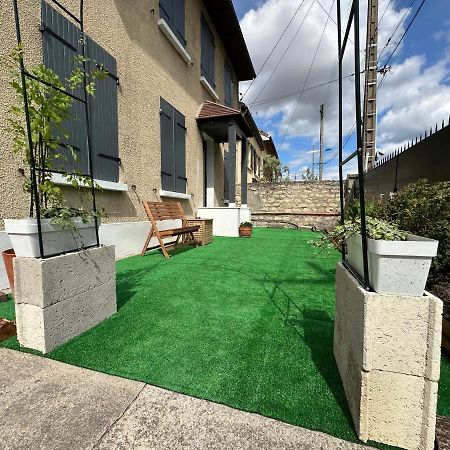 Love Room Avec Jacuzzi Proche Paris Et Roissy Cdg Persan Exterior foto