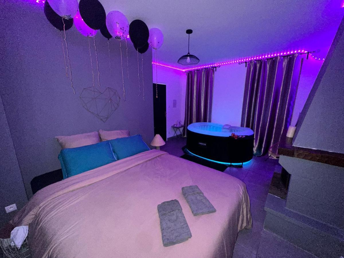 Love Room Avec Jacuzzi Proche Paris Et Roissy Cdg Persan Exterior foto