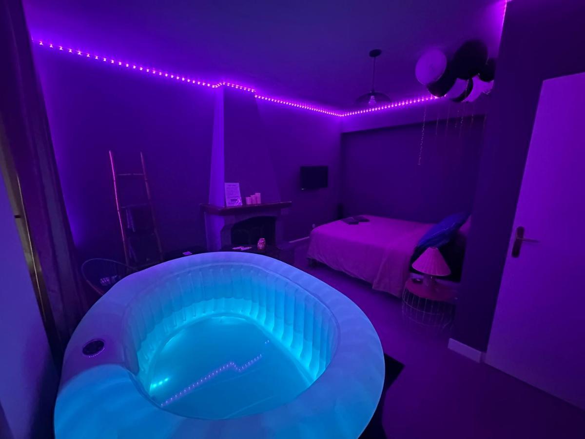 Love Room Avec Jacuzzi Proche Paris Et Roissy Cdg Persan Exterior foto
