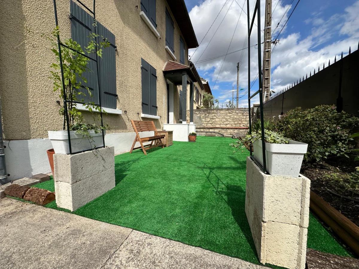 Love Room Avec Jacuzzi Proche Paris Et Roissy Cdg Persan Exterior foto